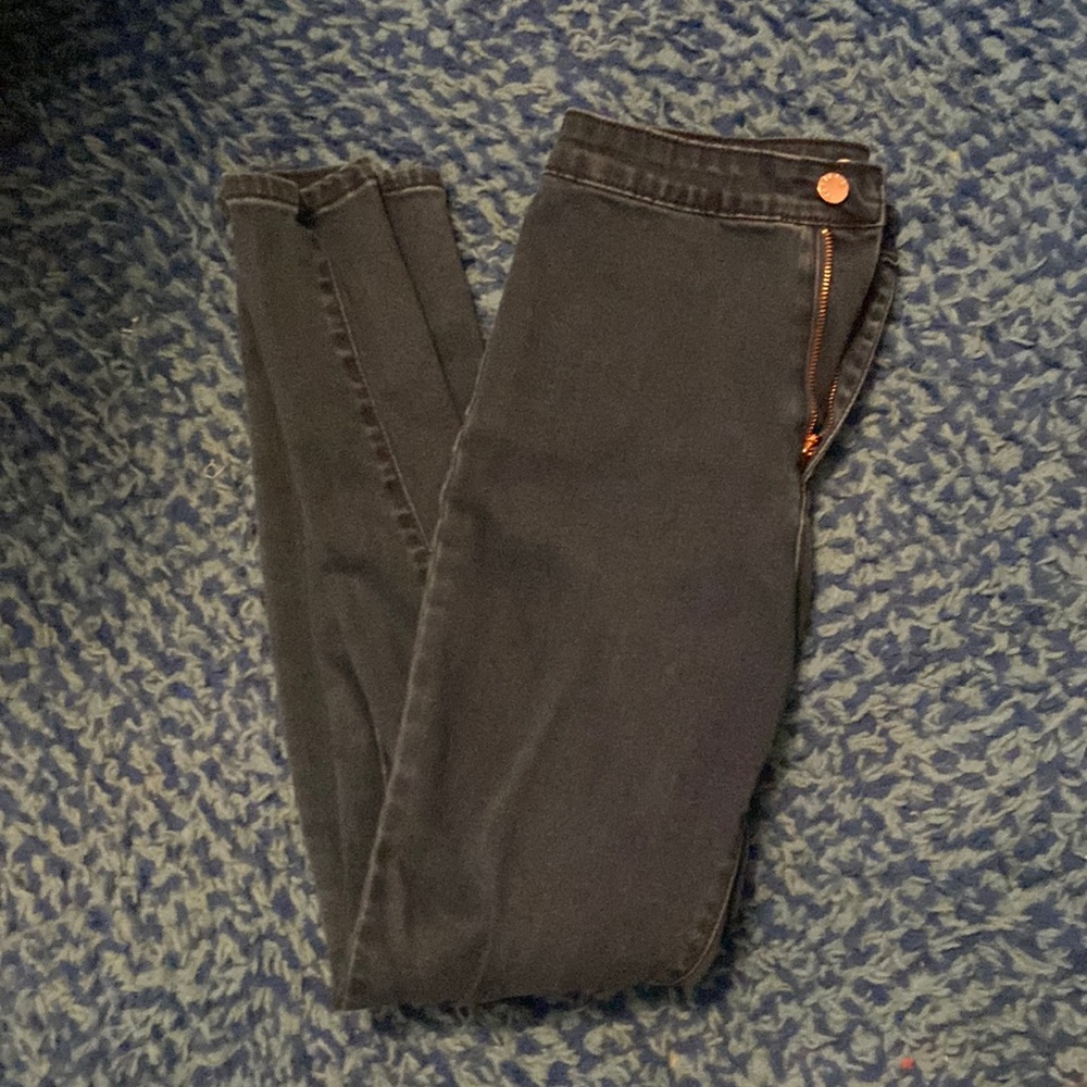 Jeans size 27